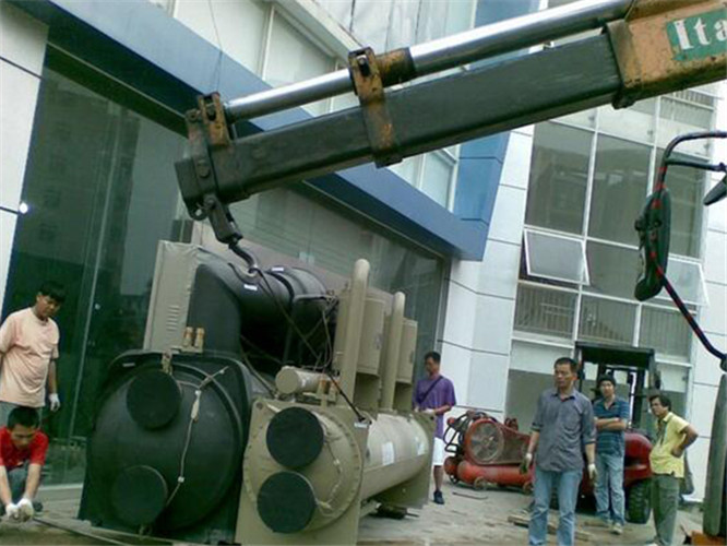 昌黎县随车吊和汽车吊的核心区别是什么？哪种更省钱？